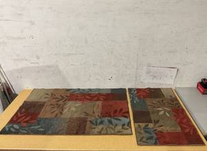 lot 245 image: 2PCS Maple Rug Decor Rugs