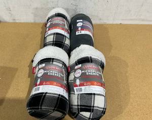lot 382 image: LOT OF 4 Sunbeam Microplush Sherpa Heated Throw