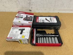lot 394 image: LOT OF 4 Miscellaneous Hyper Tough Tools