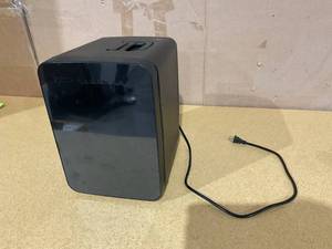 lot 51 image: Frigidaire, Retro 10L, 15-Can Mini Personal Fridge Cooler, EFMIS183, Black Stainless Steel