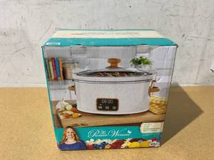 lot 261 image: The Pioneer Woman 6 Qt Digital Slow Cooker with Locking Lid, Linen Speckle