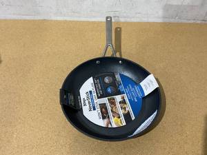 lot 265 image: Ninja Foodi NeverStick Essential 10 14-Inch Fry Pan