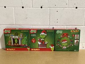 lot 510 image: LOT OF 3 Brickcraft Grinch Building Sets
