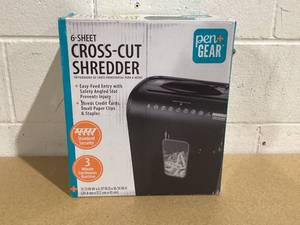 lot 507 image: Pen  Gear 6-Sheet Crosscut Shredder