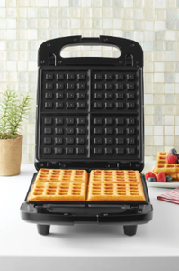 lot 300 image: Mainstays 4 Slice Waffle Maker MS8400778514-1