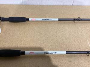 lot 560 image: Berkley Fusion Spincast Reel and 66 Fishing Rod Combo, 1 Ball Bearing with Lightweight Graphite Reel Body FUSN662MH