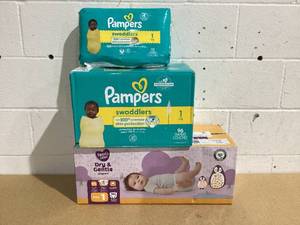 lot 573 image: LOT OF 3 Diapers Size 1