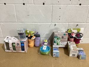lot 583 image: LOT OF Baby Accessories