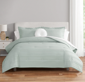 lot 638 image: Mainstays Mint 10 Piece Bed in a Bag Comforter Set with Sheets, Full