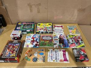 lot 204 image: LOT OF Toys