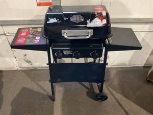 lot 32 image: Expert Grill 3 Burner Propane Gas Grill