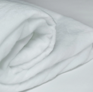 lot 166 image: LOT OF 5 Queen Size Large Fairfield Poly-Fil Low Loft Quilt Batting, Premium Polyester Batting for Quilting, Ideal for Queen-Size and Other Small Projects, Quilting Supplies