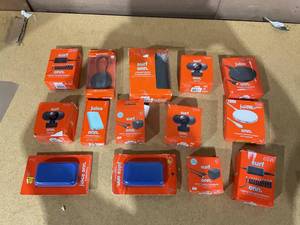 lot 222 image: LOT OF Onn. Electronics