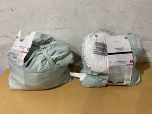 lot 323 image: LOT OF 2 Mint Mainstays Comforter Set Size Full and Queen