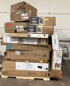 lot 900 image: Wholesale Pallet of Miscellaneous Items