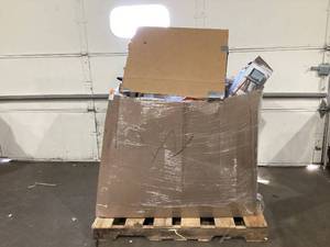 lot 913 image: Wholesale Pallet of Miscellaneous Items
