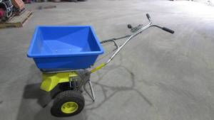 lot 11 image: Fertilizer Spreader