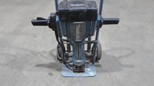 lot 34 image: Makita Electric Jackhammer With Stand and Bits