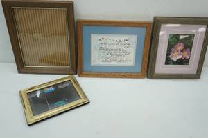 lot 35 image: Picture Frames