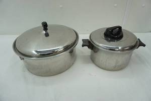 lot 40 image: Kitchen Queen large and small pot