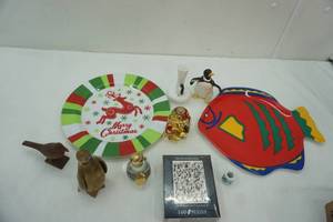 lot 74 image: Penguin decor