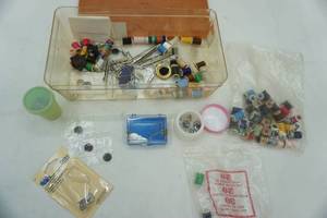 lot 76 image: sewing supplies