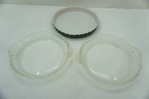 lot 86 image: pie plates