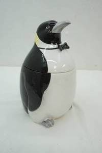 lot 94 image: Otagiri Penguin Cookie Jar 11 tall