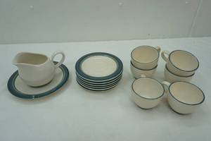 lot 107 image: Pfaltzgraff cups & saucers