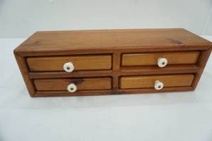 lot 116 image: Wooden Dresser Box 18x.55x5.5