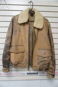 lot 123 image: Leather Coat Size M