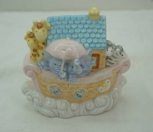 lot 136 image: Russ Noahs Ark Bank 6x5