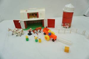 lot 187 image: Vintage Fisher Price Barn & accessories