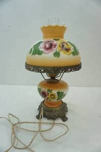 lot 188 image: Vintage Hurricane Lamp 19 tall, works