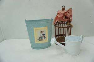 lot 199 image: Home Decor