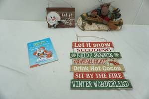 lot 227 image: Christmas Decor Lot