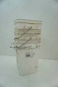 lot 238 image: Buckets with lids (3ct)