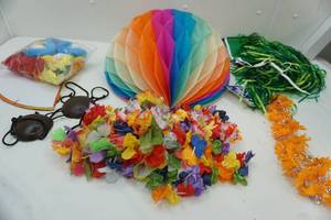 lot 254 image: Hawaiian Theme Decorations & attire