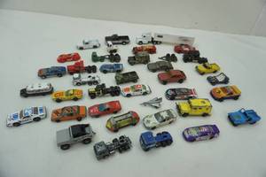 lot 256 image: lot of Matchbox & Ertl Cars