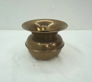 lot 286 image: brass spittoon