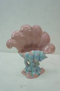 lot 301 image: Vintage Royal Haeger R 483 11x11