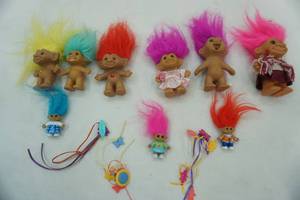 lot 332 image: trolls