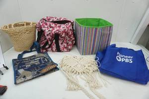 lot 369 image: Bin bag