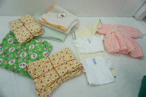 lot 374 image: Linens