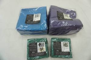 lot 404 image: Napkins