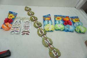 lot 409 image: Flower hair clips