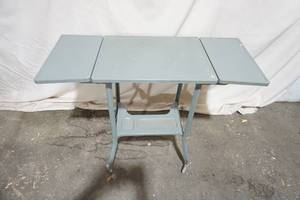 lot 420 image: Vintage Typewriter table