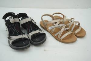 lot 422 image: Womens Sandals 8.5 and 99.5