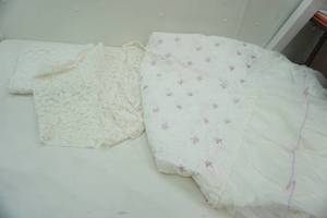 lot 427 image: Lace Curtains & Twin Bedspread