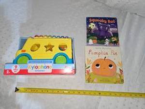lot 8 image: school bus toy and books